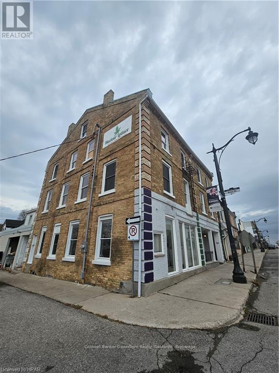441 Main Street Property Photo 1
