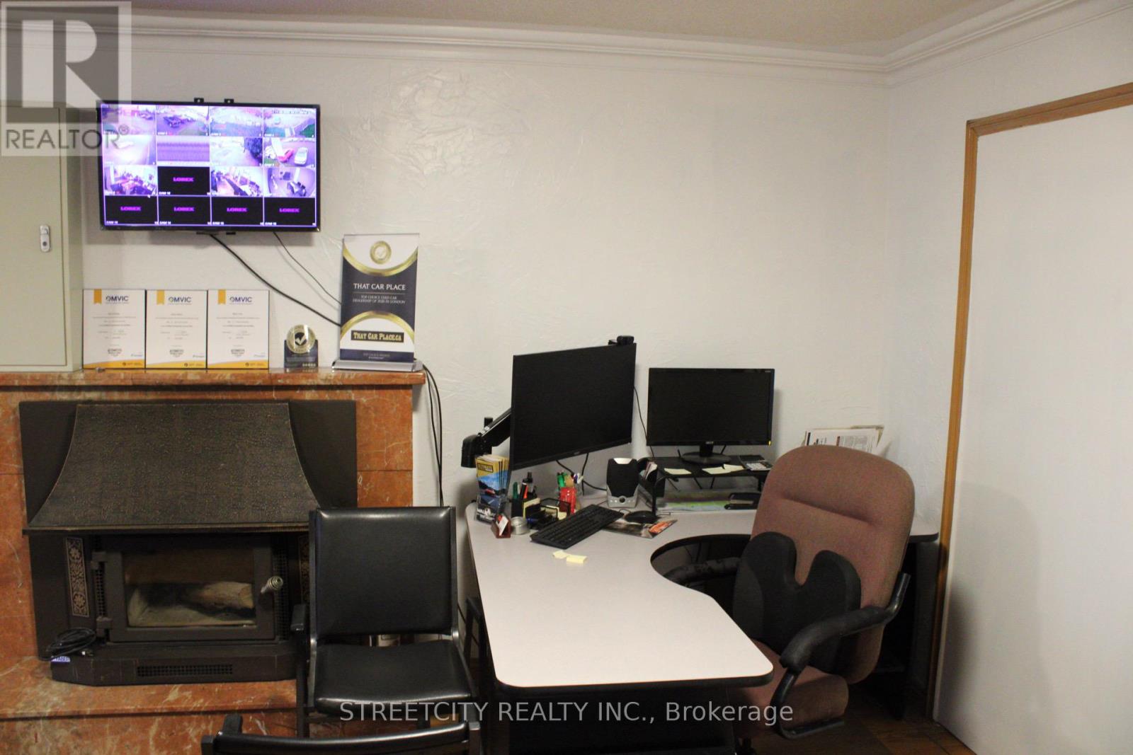 443 Exeter Road Property Photo 5