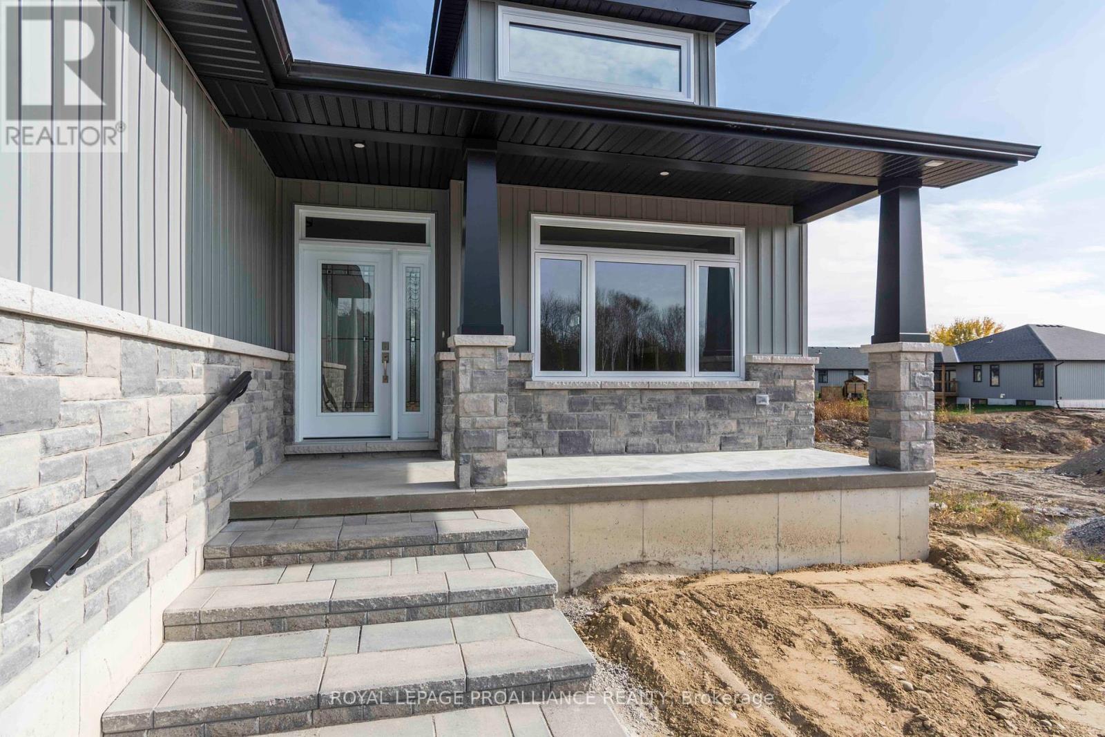 23 Mackenzie John Crescent Property Photo 2