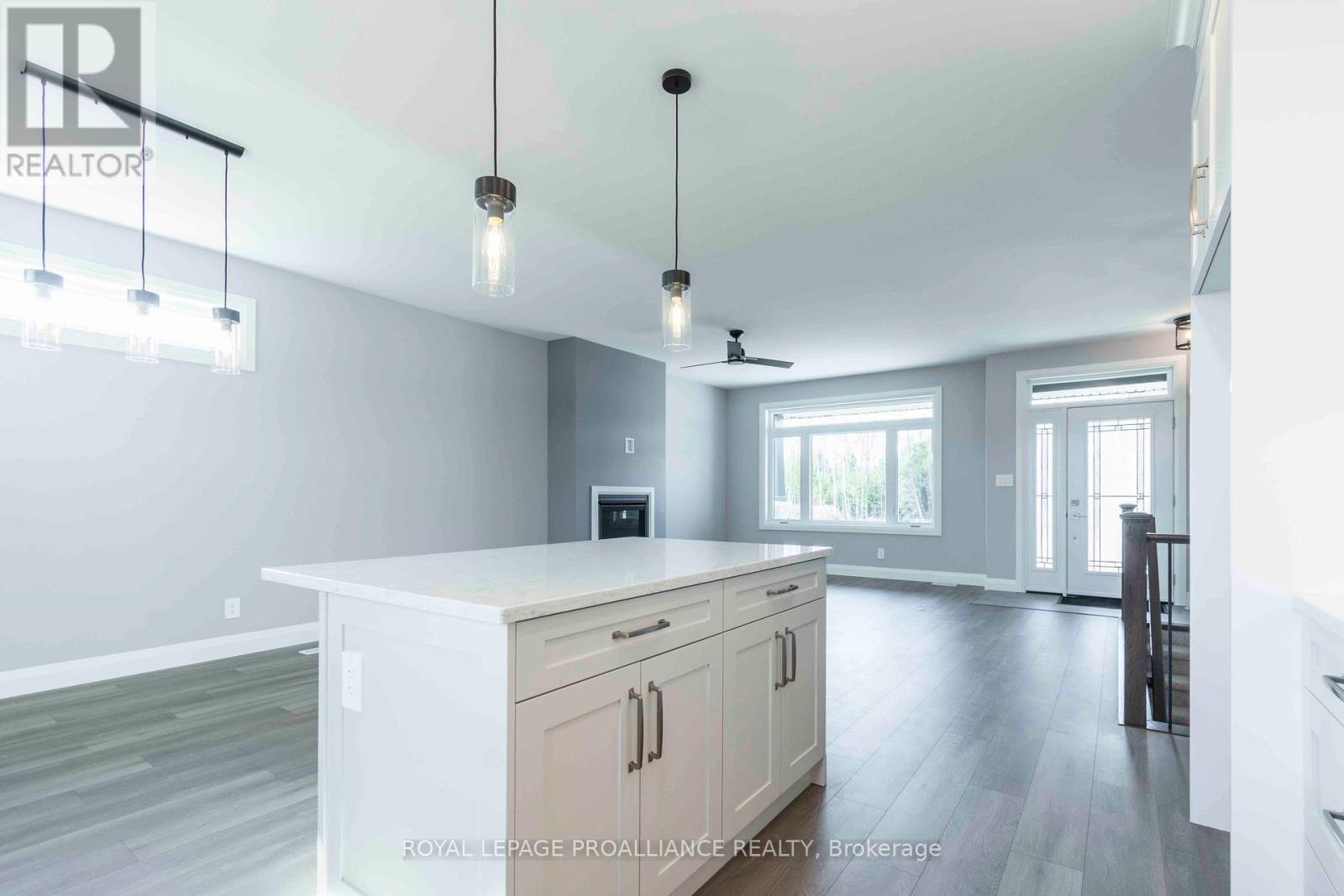 23 Mackenzie John Crescent Property Photo 11