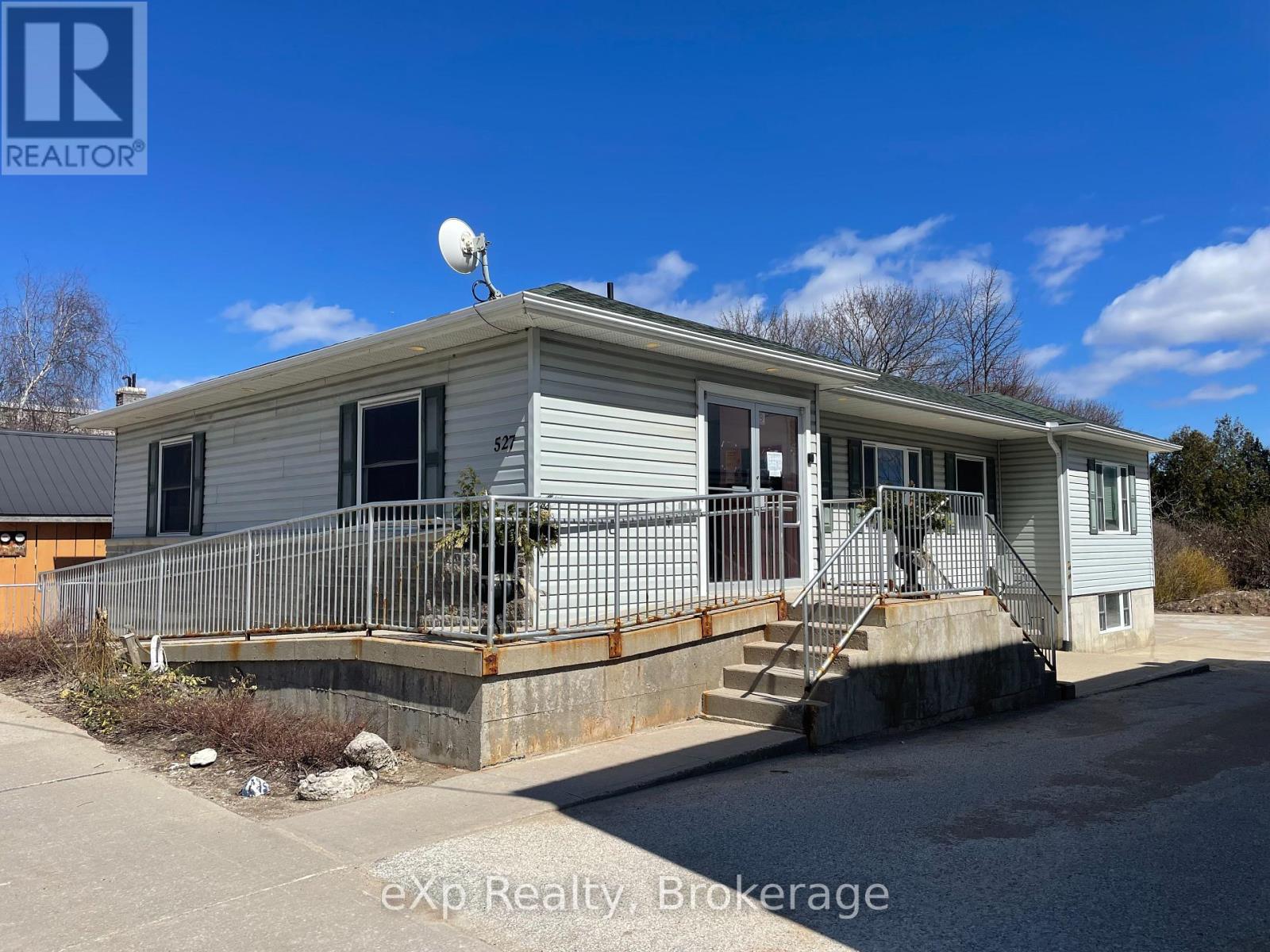 527 Berford Street Property Photo 1