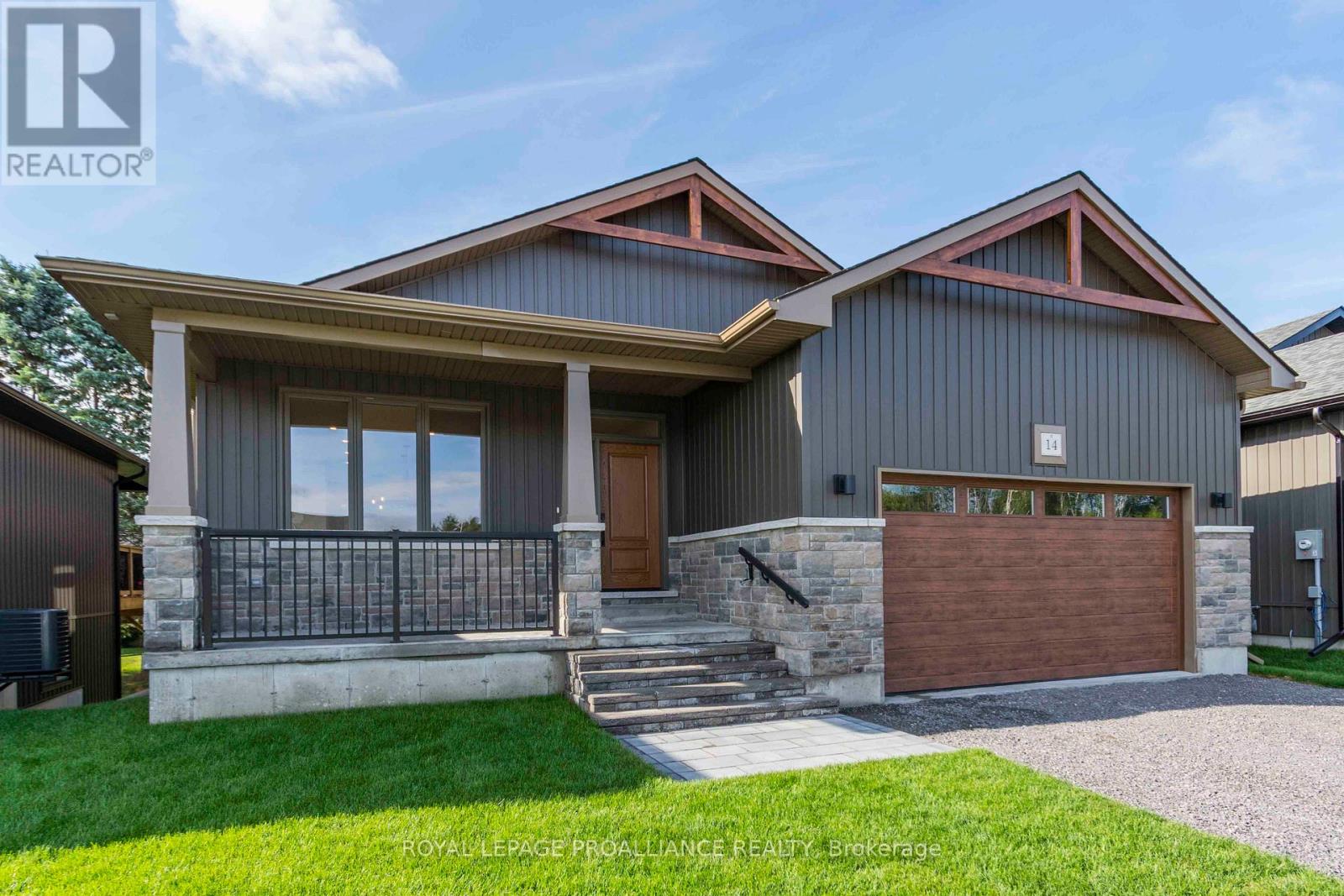 14 MACKENZIE JOHN CRESCENT Property Photo 1