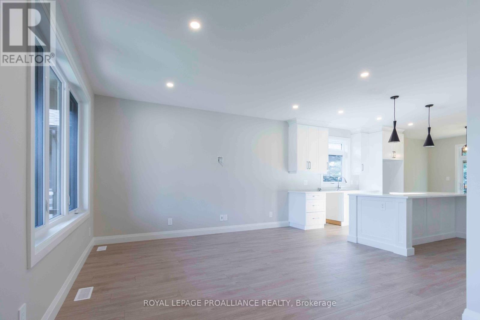 14 Mackenzie John Crescent Property Photo 5