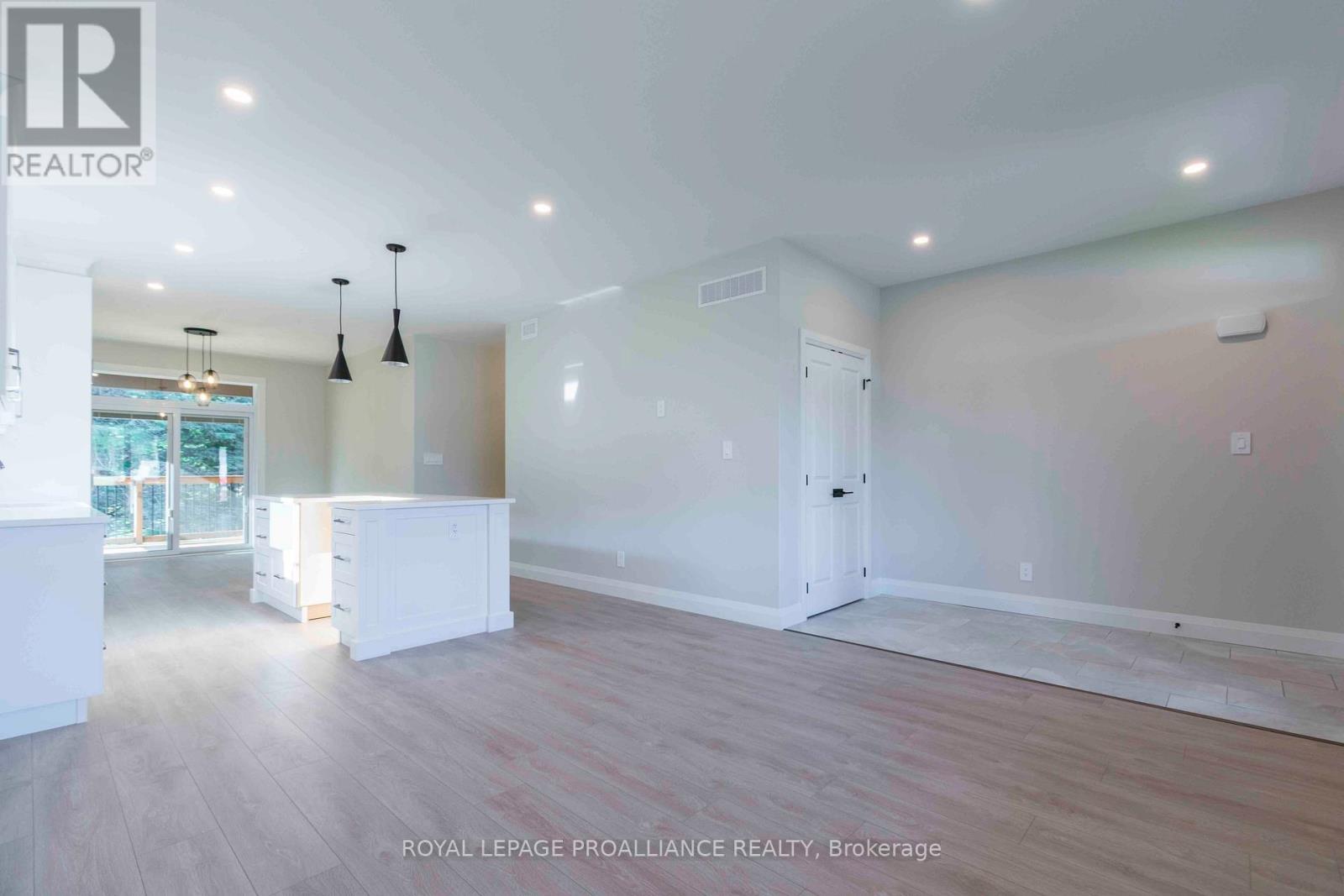 14 Mackenzie John Crescent Property Photo 6