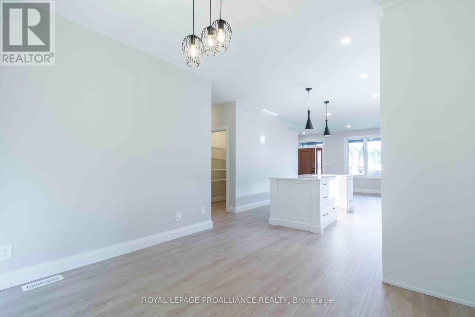 14 Mackenzie John Crescent Property Photo 13
