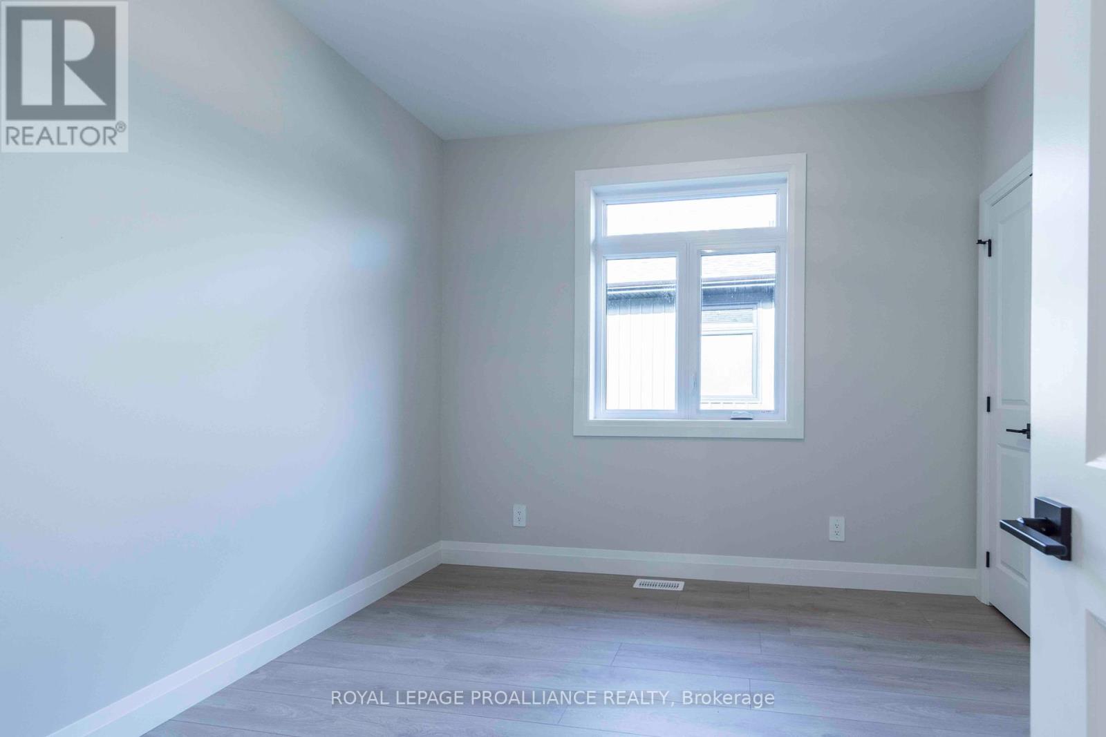 14 Mackenzie John Crescent Property Photo 20