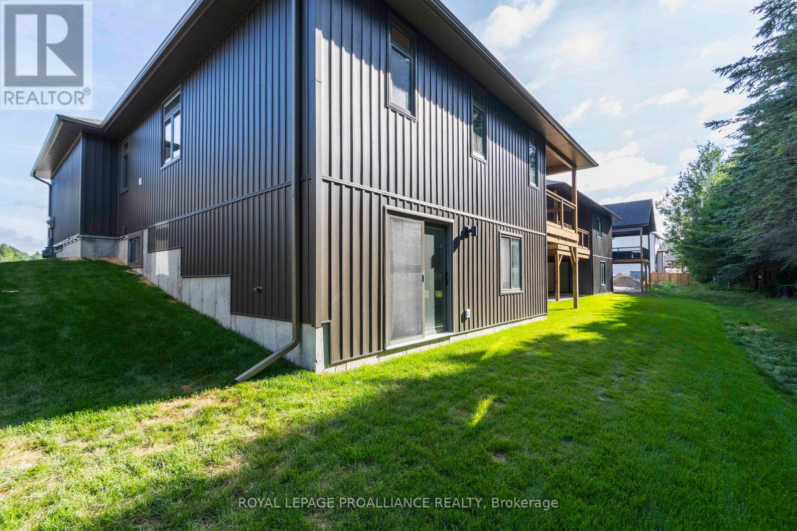 14 Mackenzie John Crescent Property Photo 29