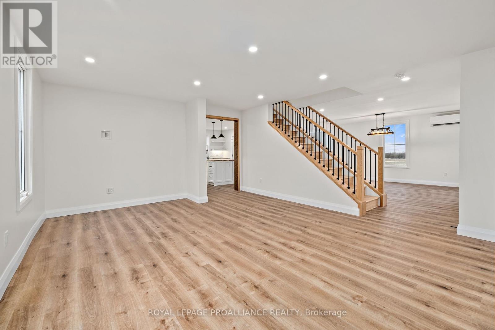 2961 Victoria Road Property Photo 12