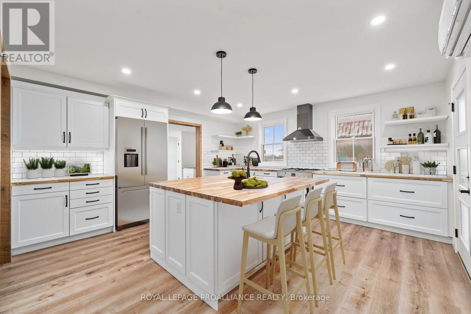 2961 Victoria Road Property Photo 17