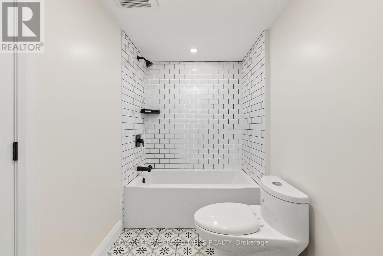 2961 Victoria Road Property Photo 21