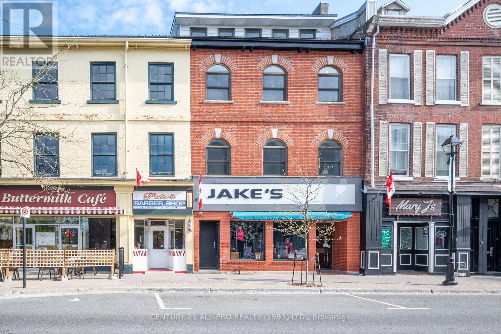 40 King Street W Property Photo 1