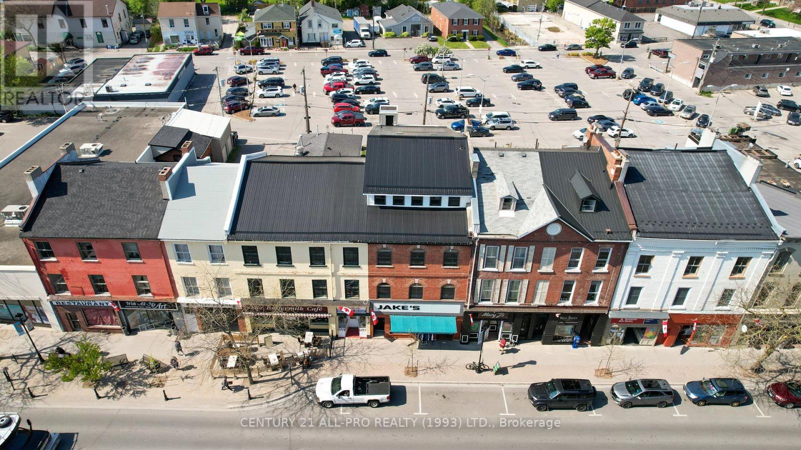 40 King Street W Property Photo 3