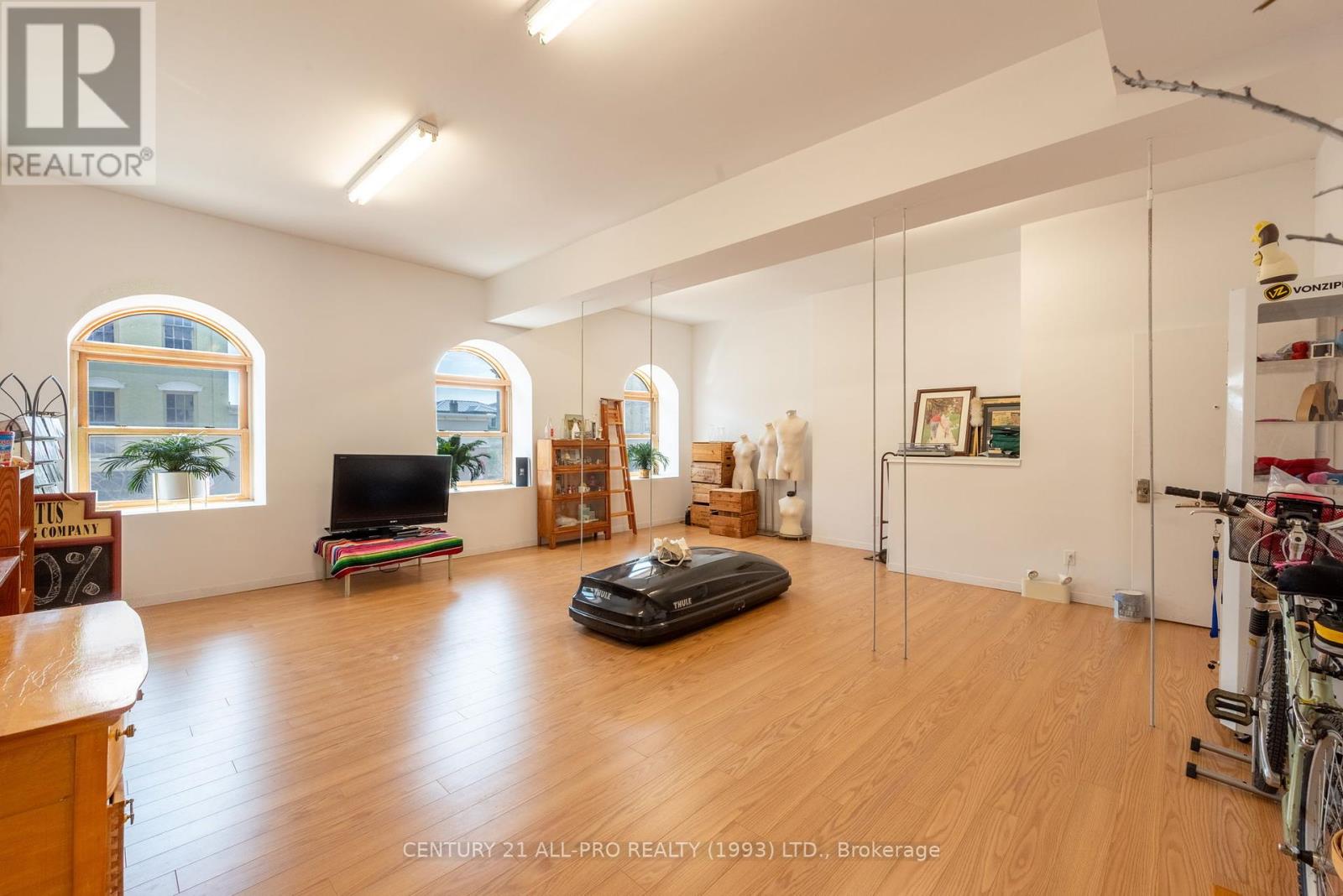 40 King Street W Property Photo 18