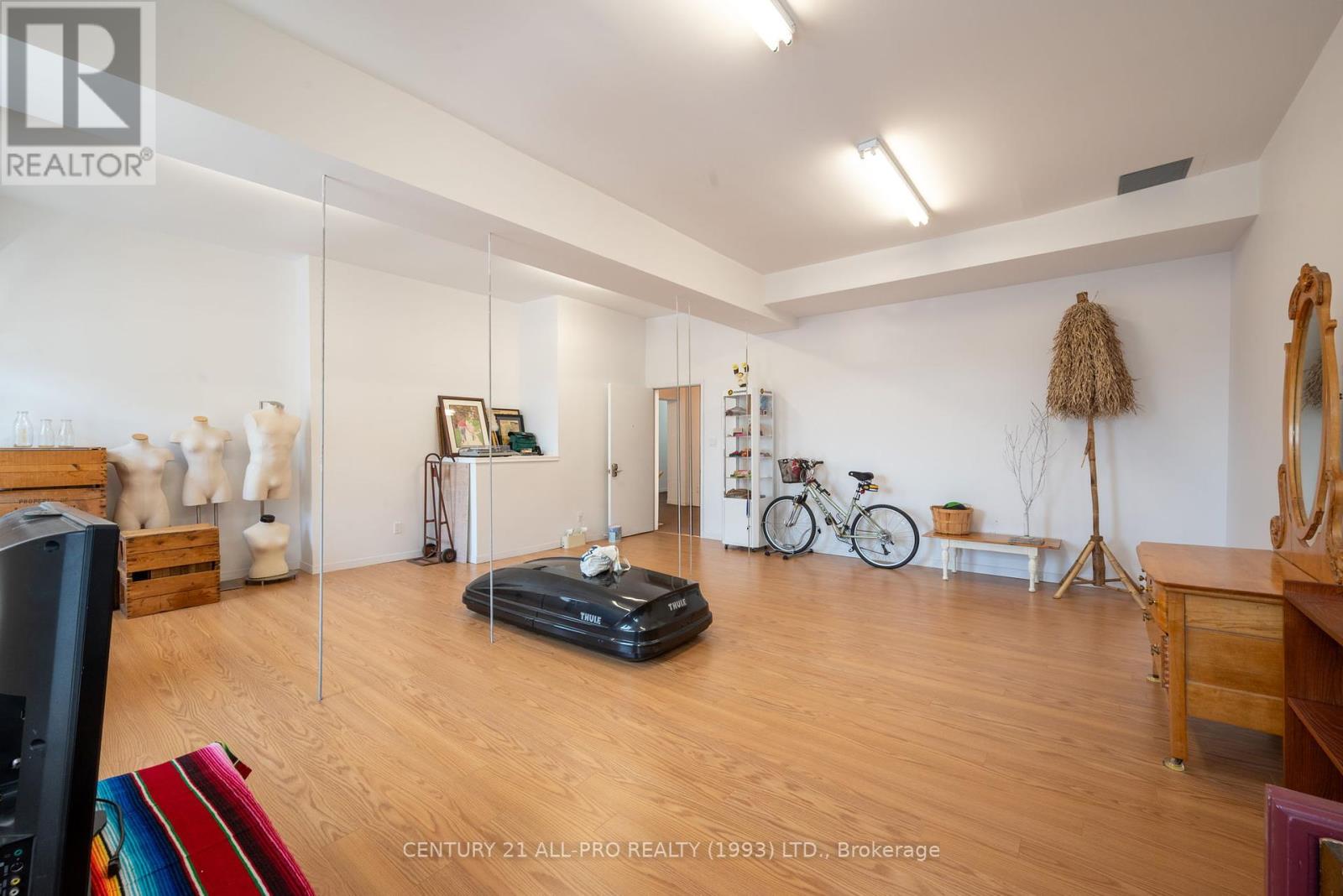 40 King Street W Property Photo 19
