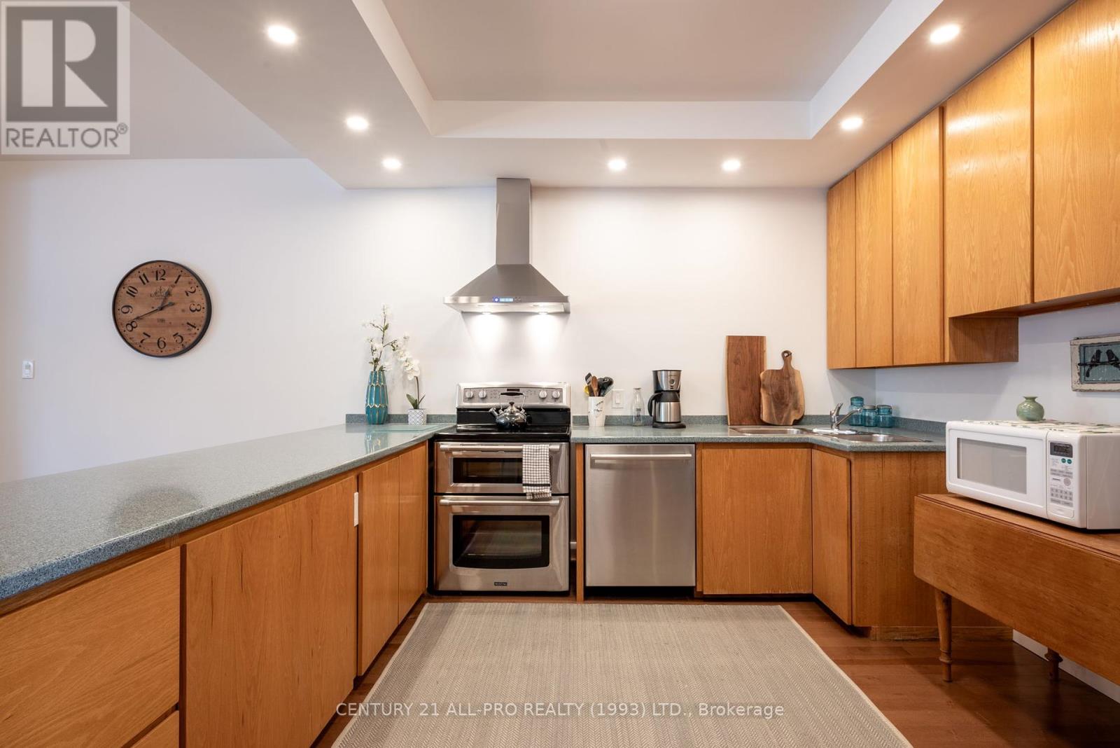 40 King Street W Property Photo 28