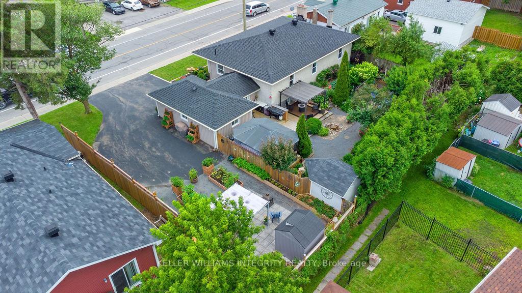 887 Notre Dame Street Property Photo 6