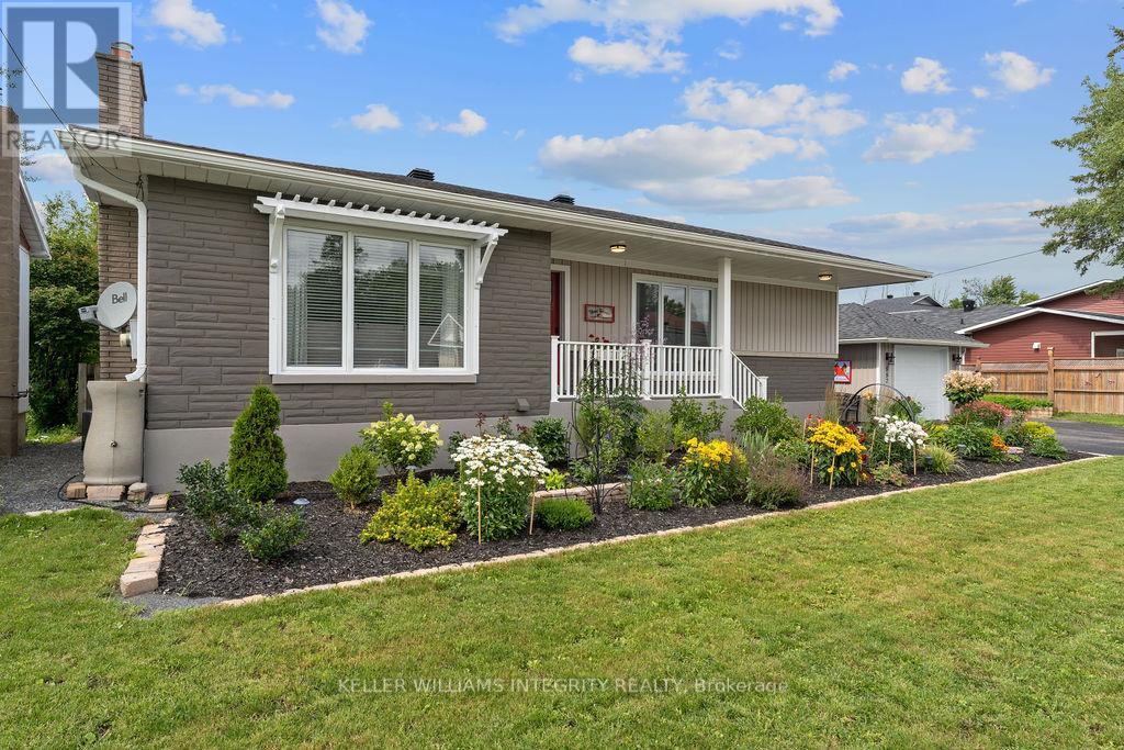 887 Notre Dame Street Property Photo 7