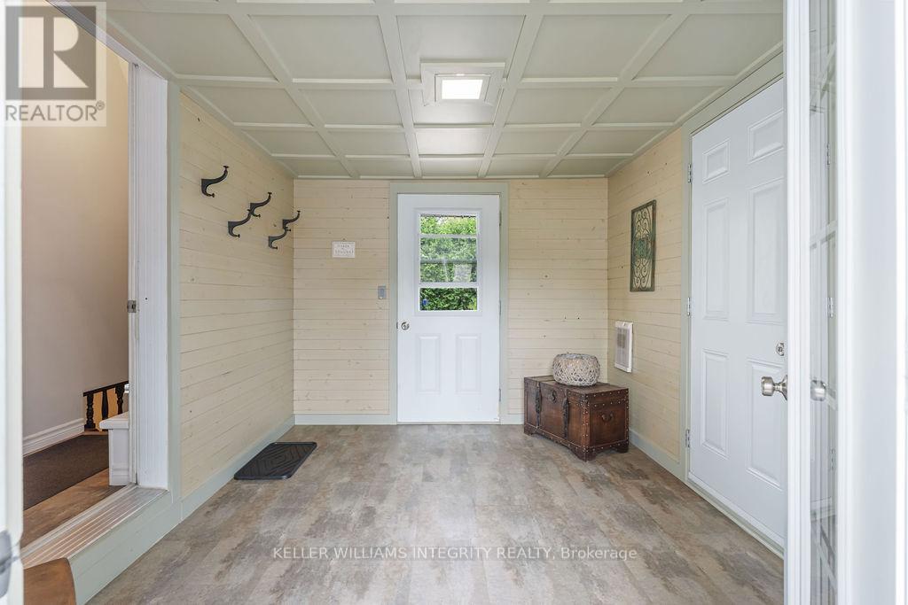 887 Notre Dame Street Property Photo 9
