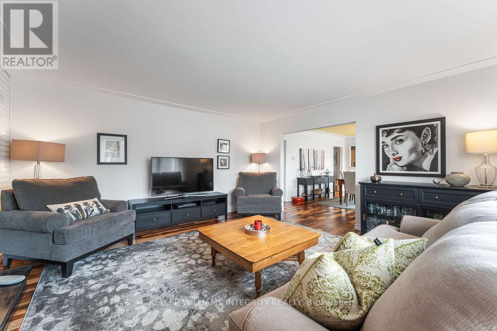 887 Notre Dame Street Property Photo 15