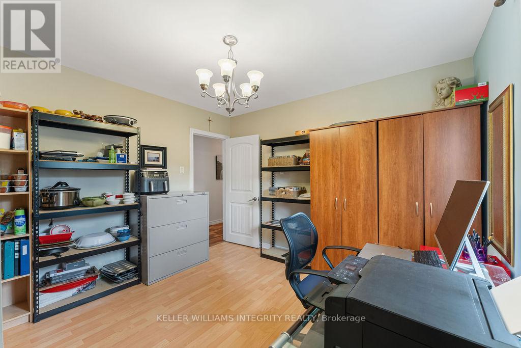 887 Notre Dame Street Property Photo 23