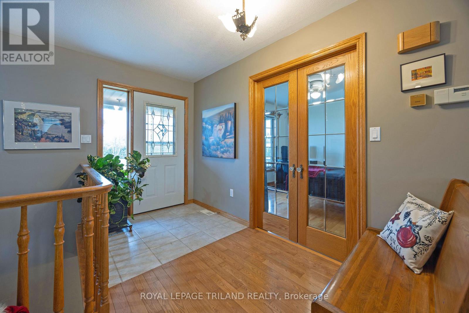 22164 Dundonald Road Property Photo 6