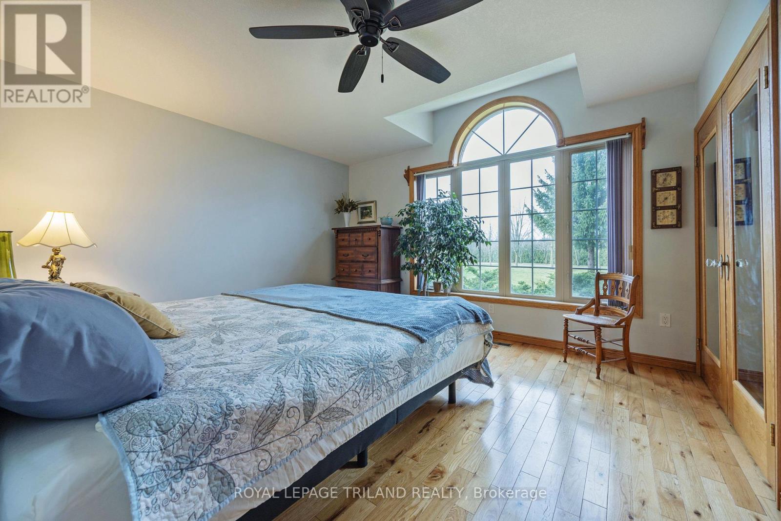 22164 Dundonald Road Property Photo 15