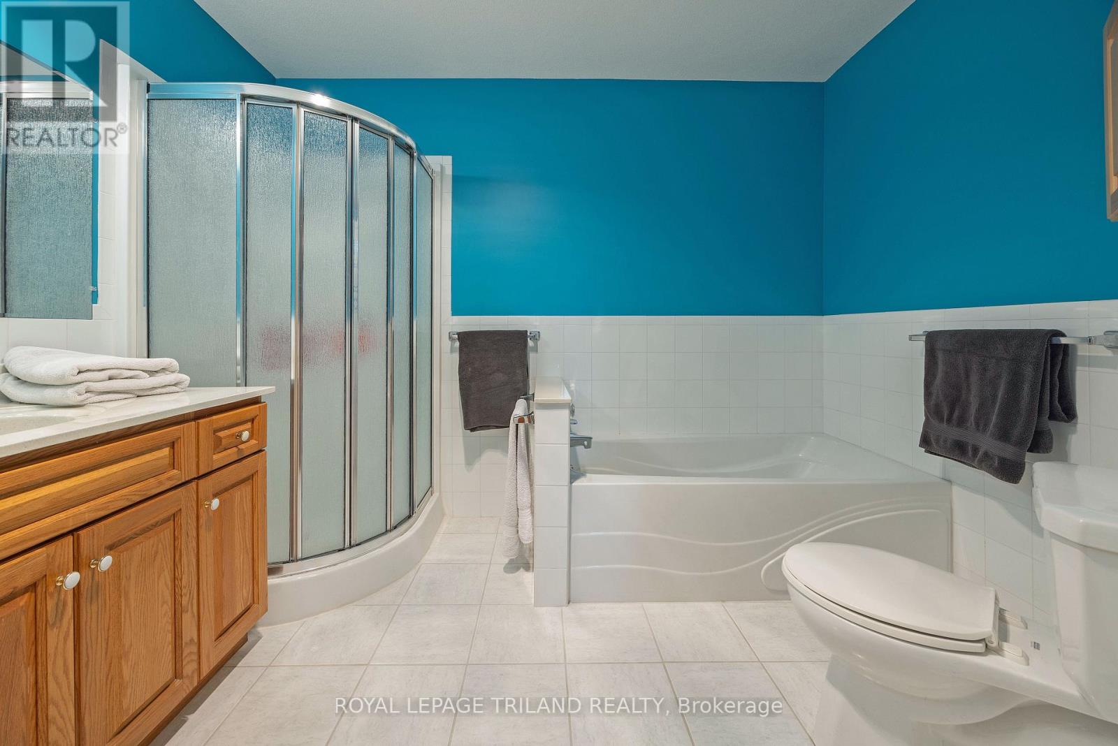 22164 Dundonald Road Property Photo 17