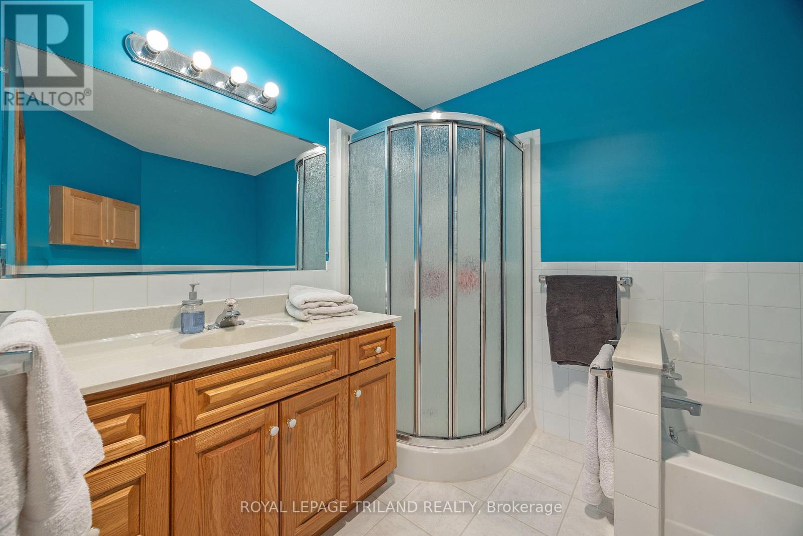 22164 Dundonald Road Property Photo 18