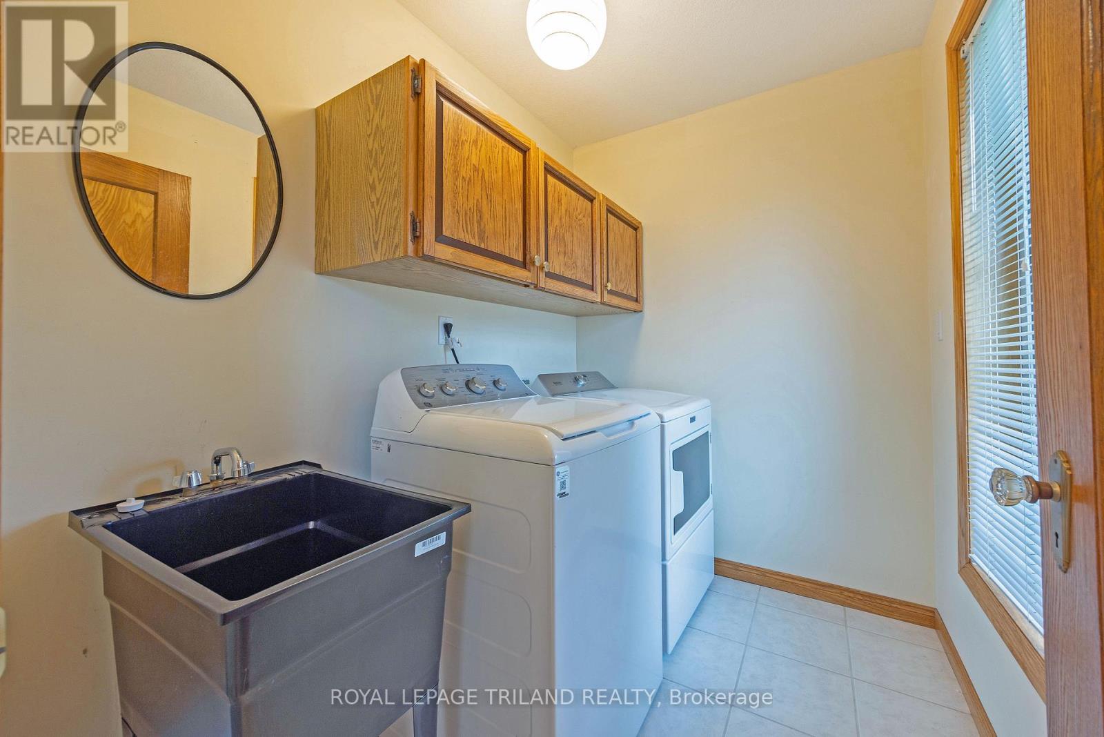 22164 Dundonald Road Property Photo 21