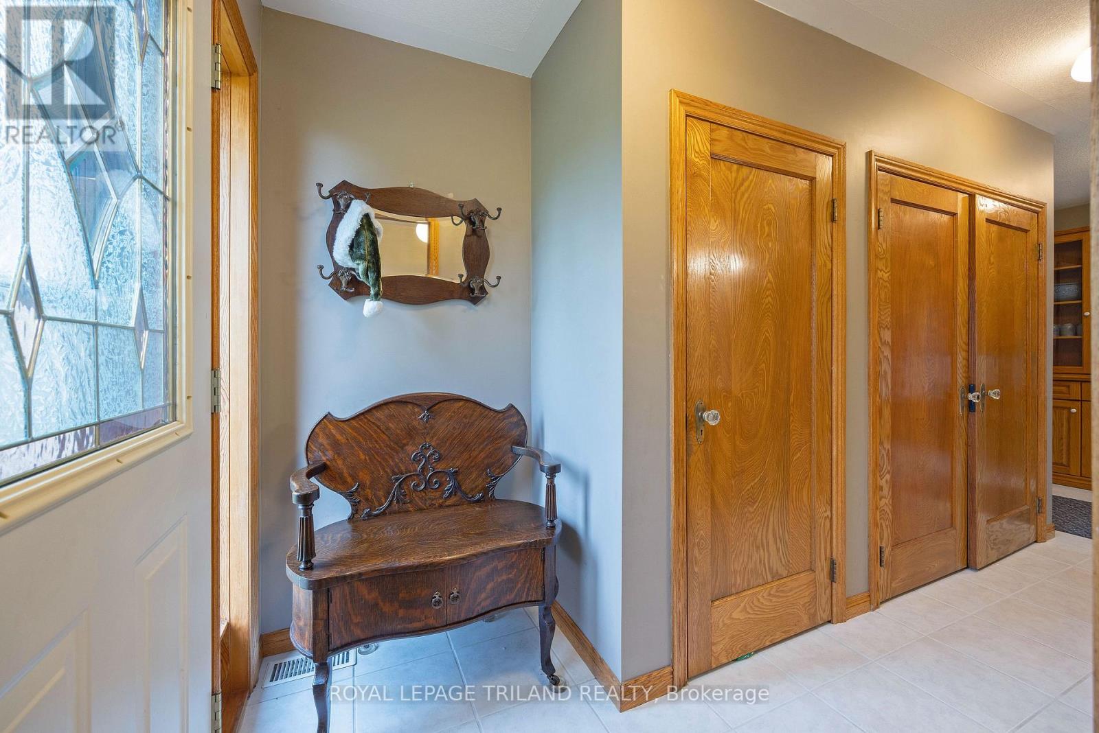22164 Dundonald Road Property Photo 22