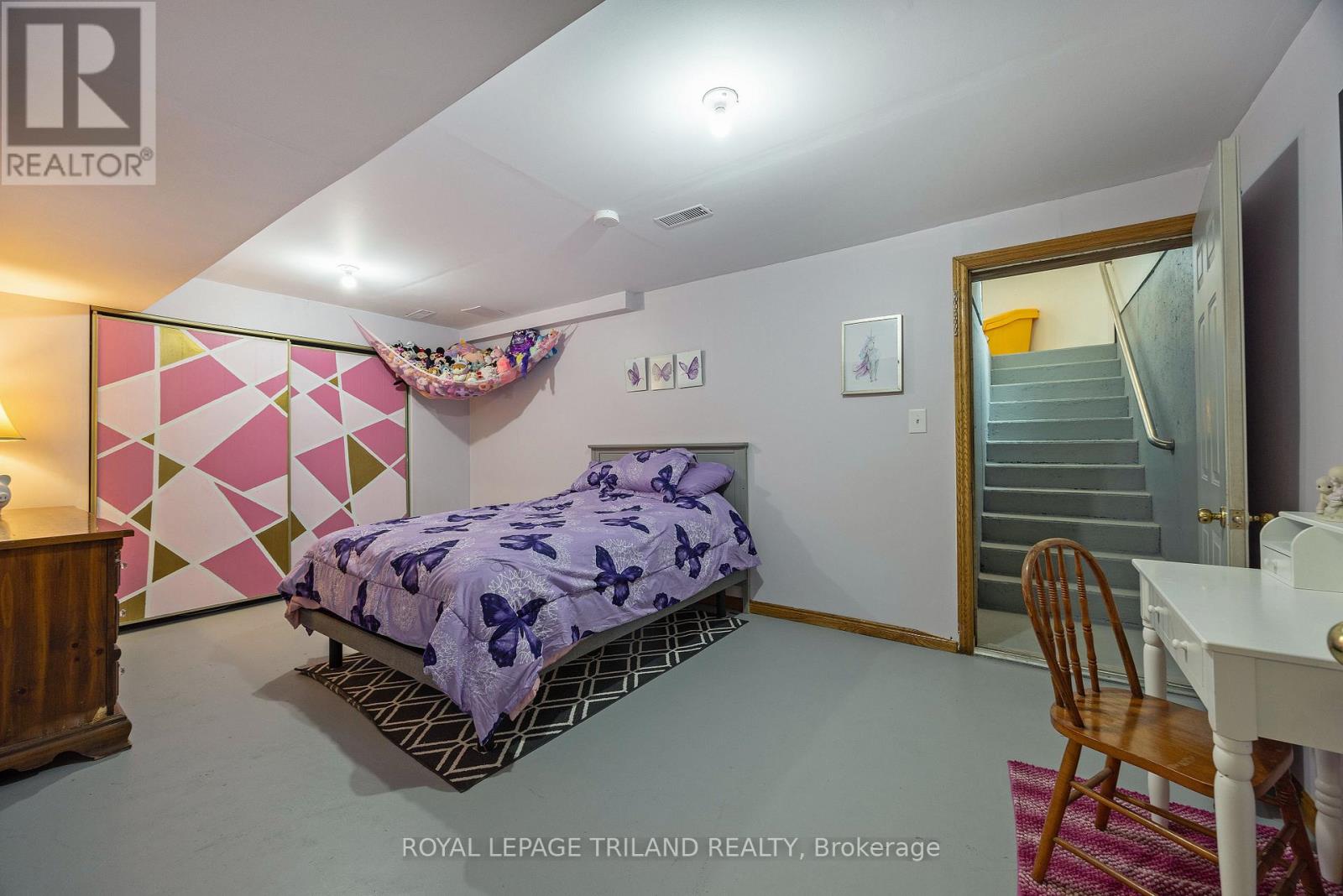 22164 Dundonald Road Property Photo 24