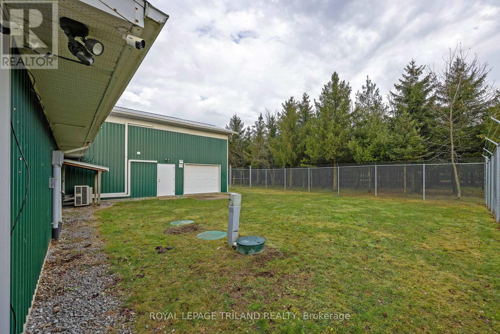 22164 Dundonald Road Property Photo 29