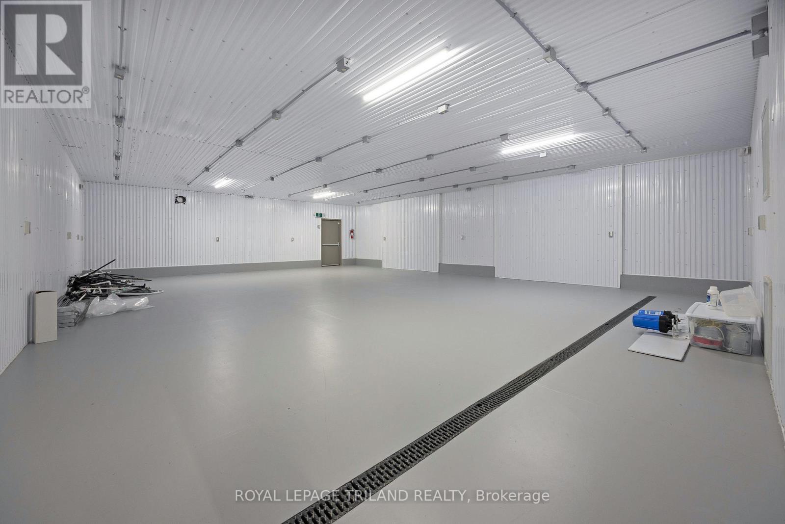 22164 Dundonald Road Property Photo 31
