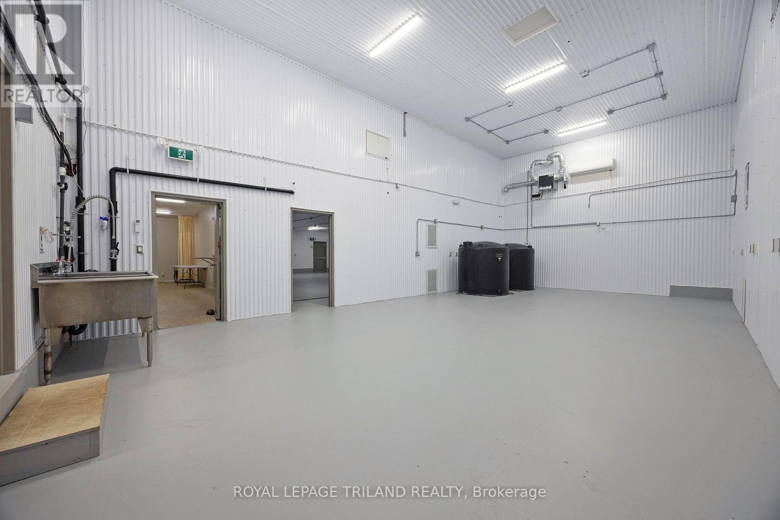 22164 Dundonald Road Property Photo 32