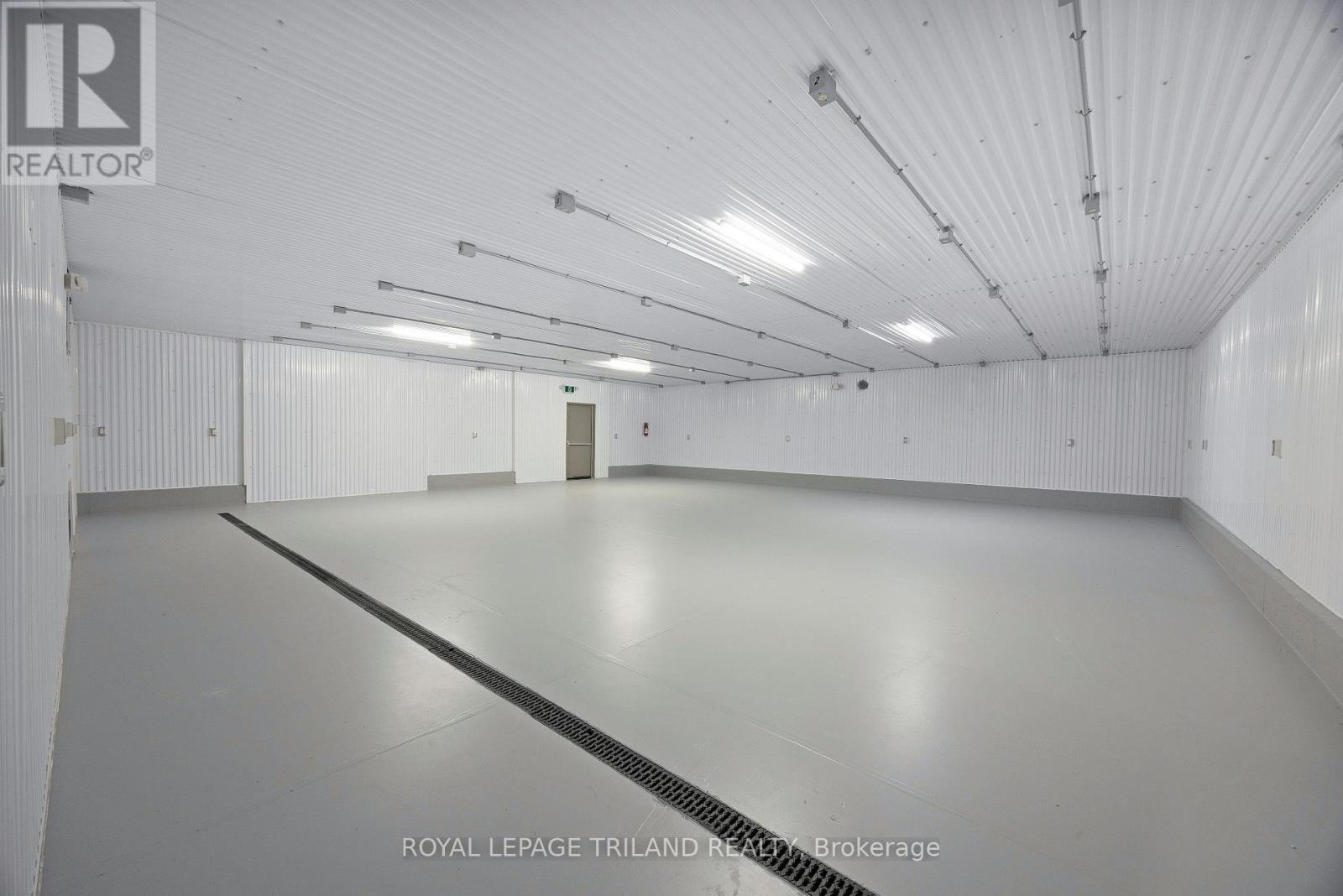 22164 Dundonald Road Property Photo 33