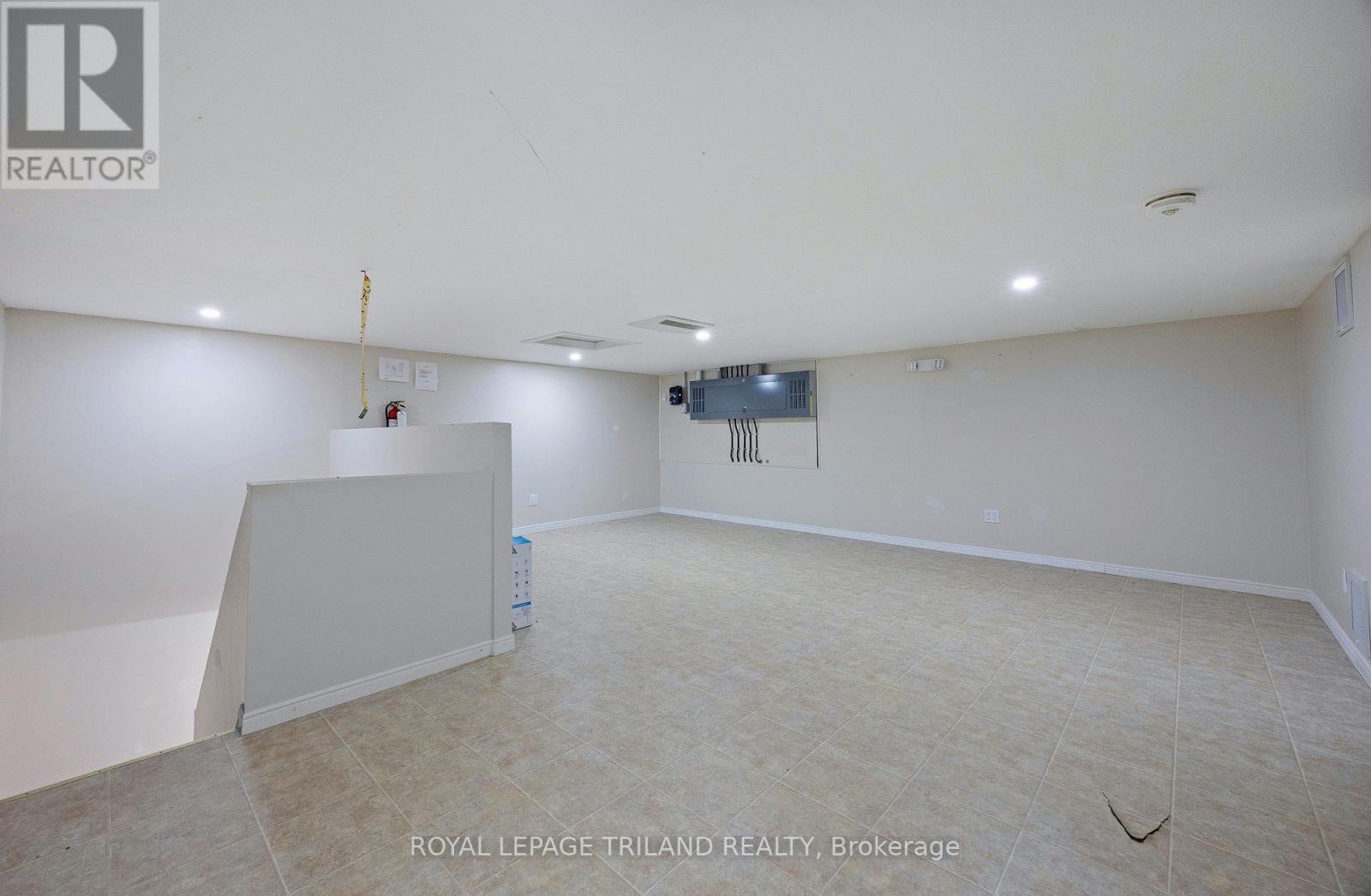 22164 Dundonald Road Property Photo 35
