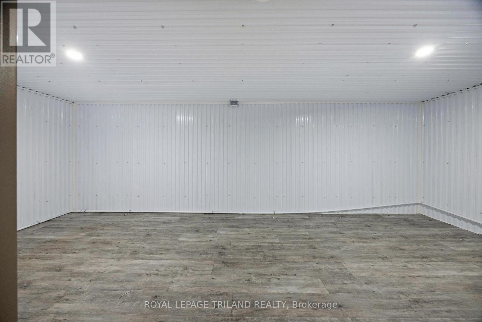 22164 Dundonald Road Property Photo 36