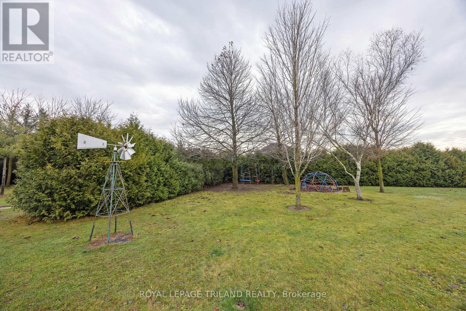 22164 Dundonald Road Property Photo 38