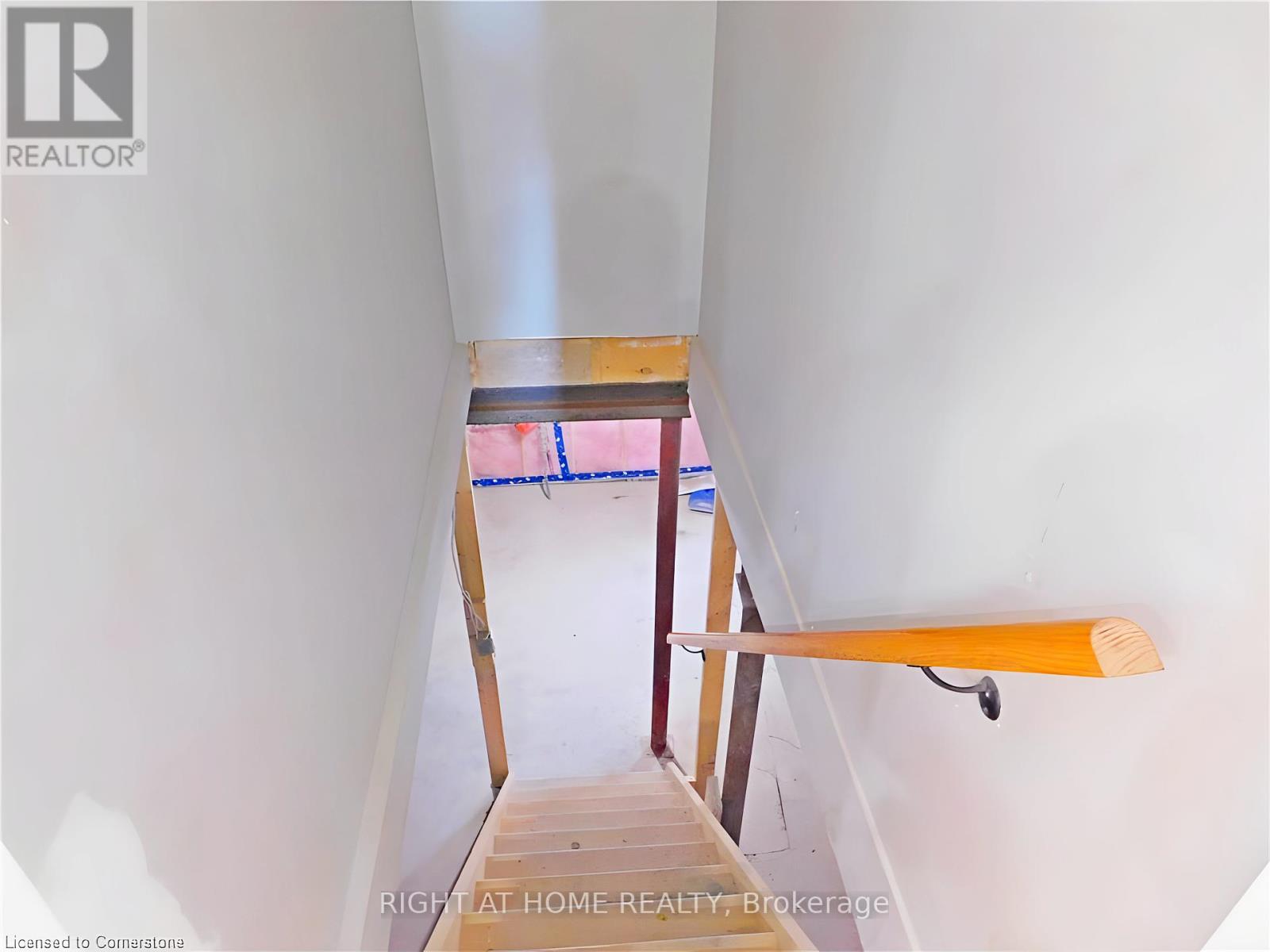 8 Harvey Street Property Photo 27