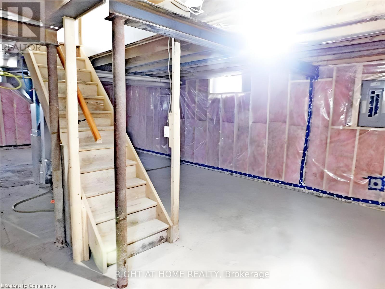 8 Harvey Street Property Photo 28