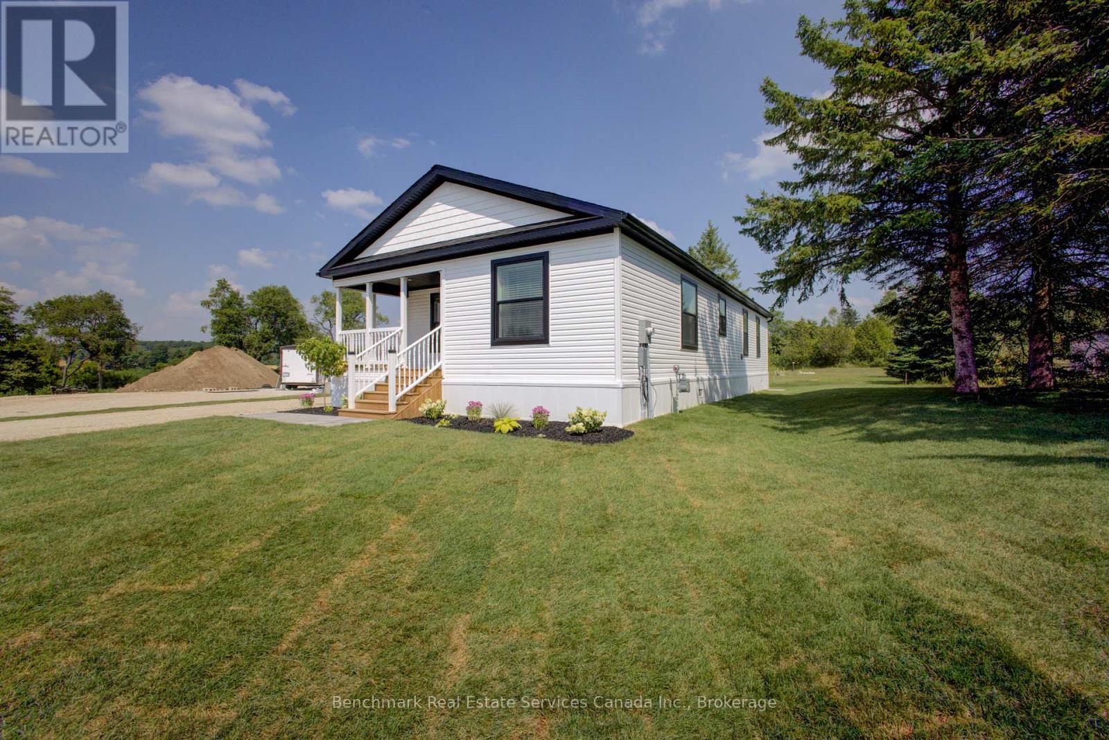 212 Spruce Drive Property Photo 3