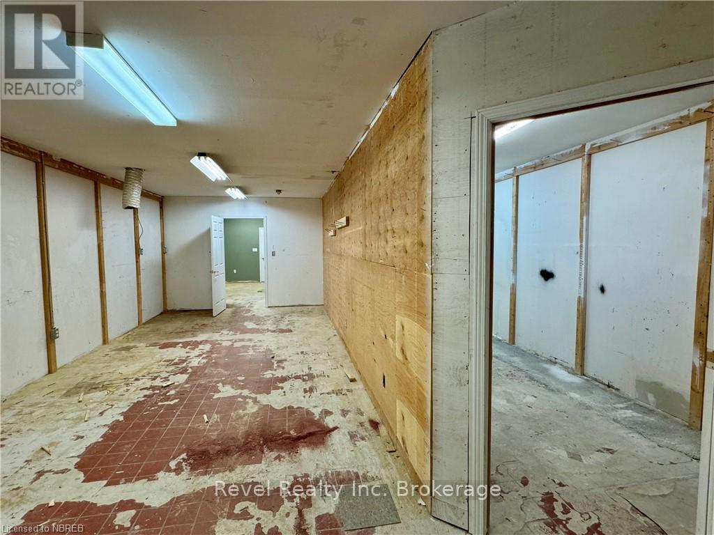 107 - 524 Lakeshore Drive Property Photo 18
