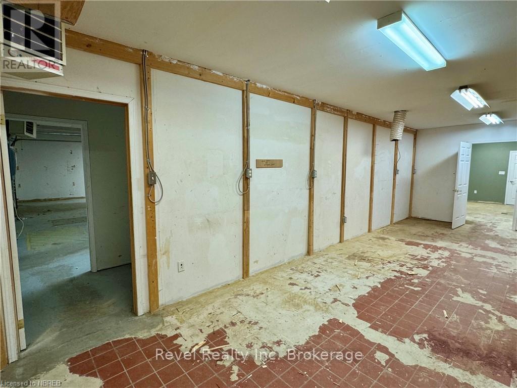 107 - 524 Lakeshore Drive Property Photo 19