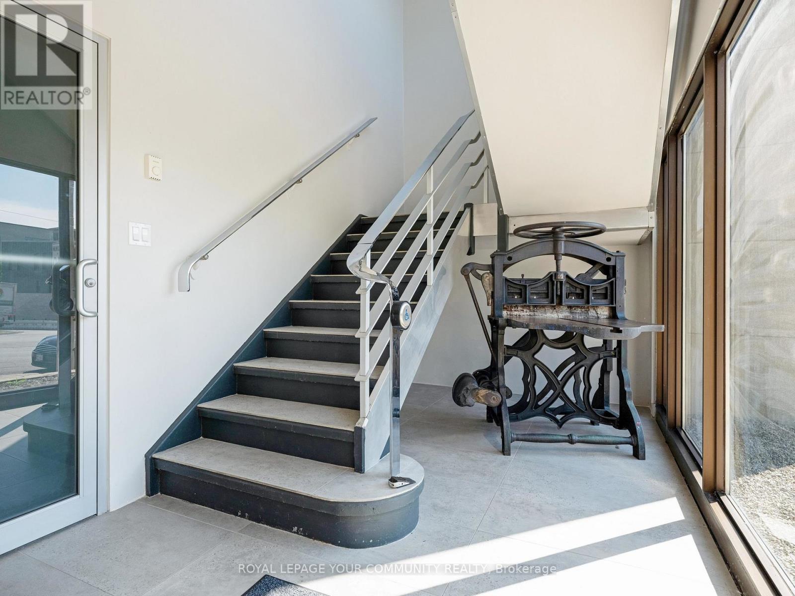 200a - 8 Macdonell Street Property Photo 4