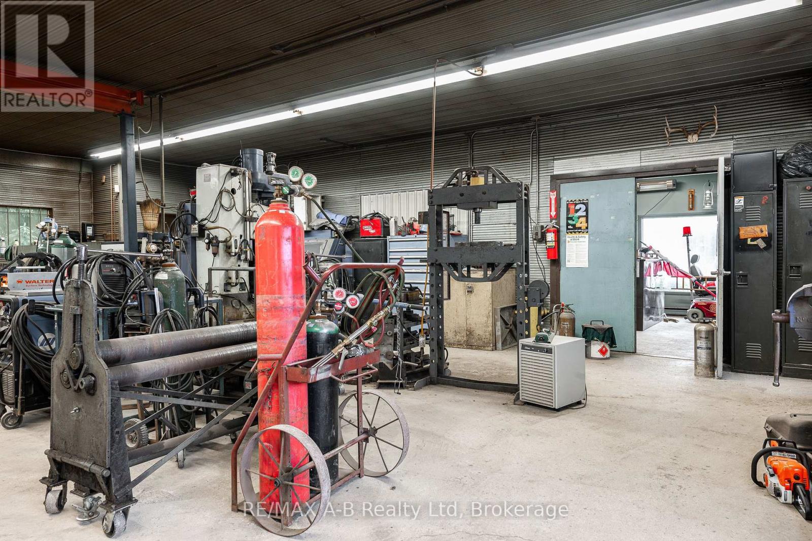 1 Industrial Road Property Photo 6