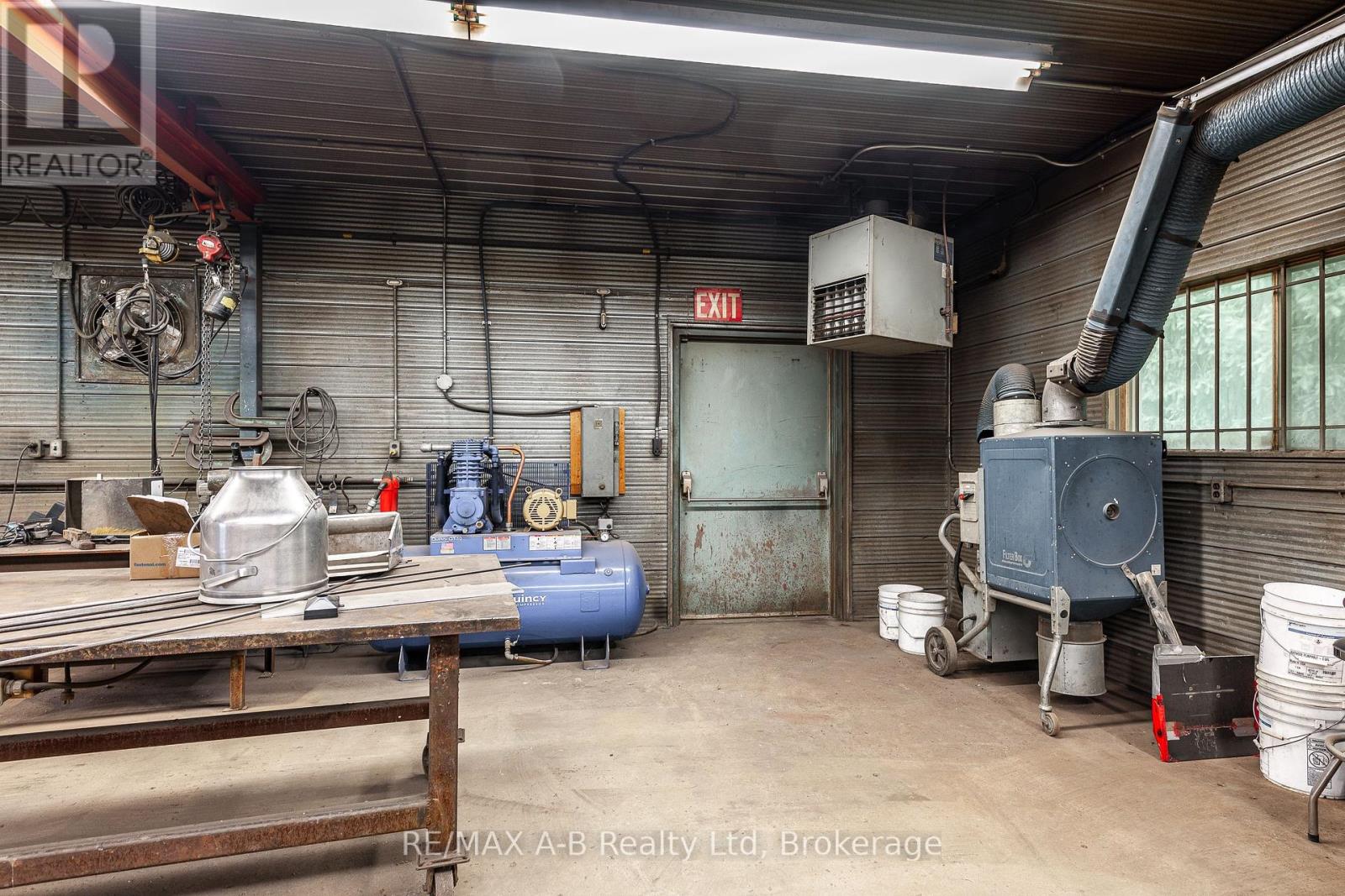 1 Industrial Road Property Photo 7