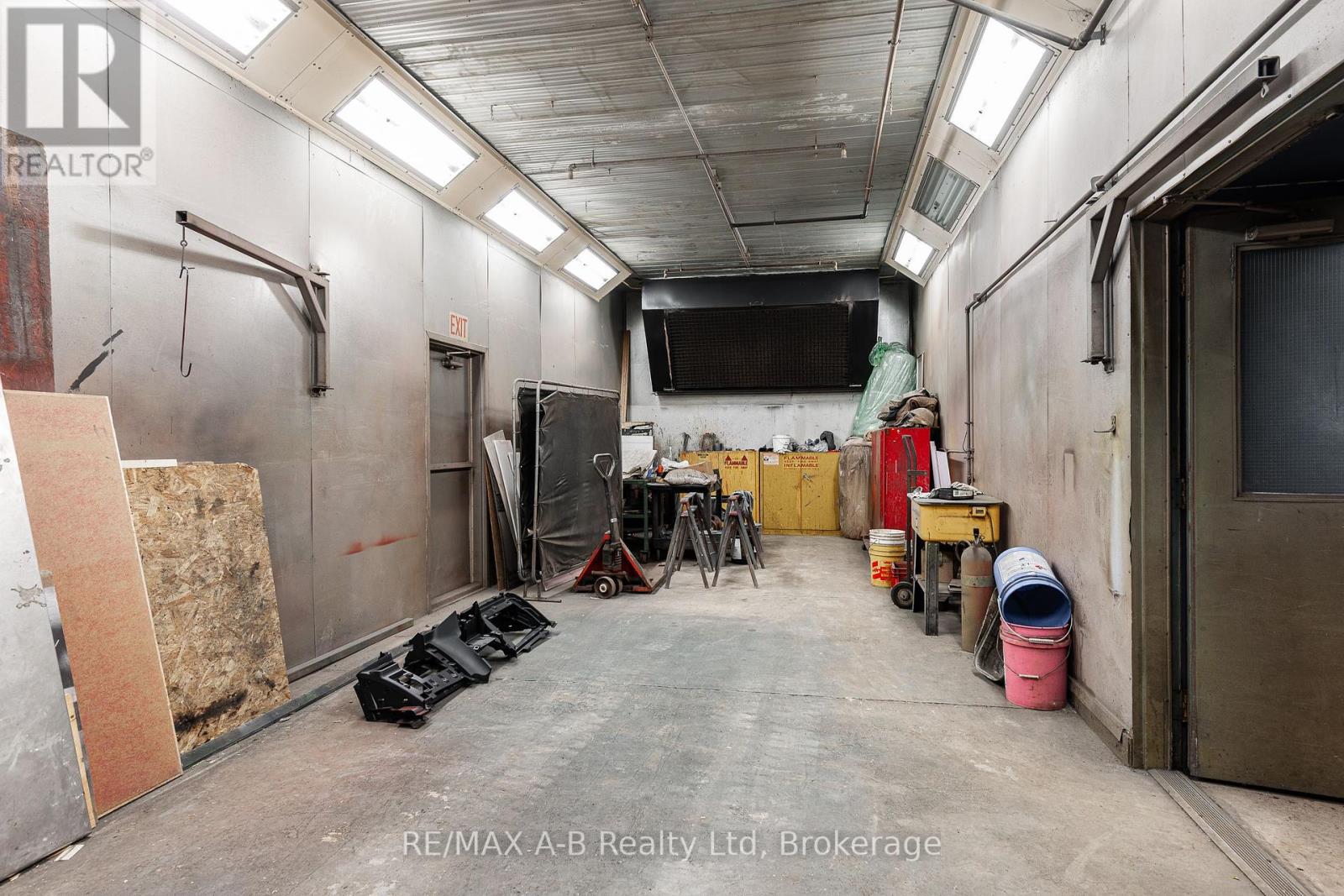 1 Industrial Road Property Photo 13