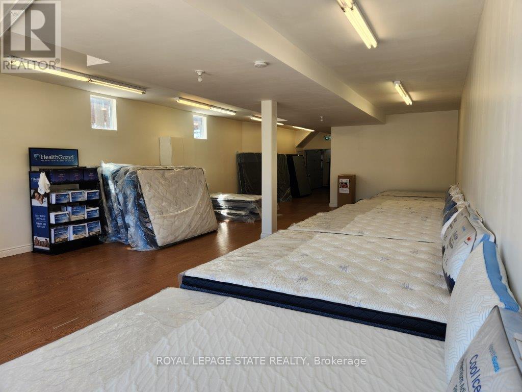 1548 King Street E Property Photo 8