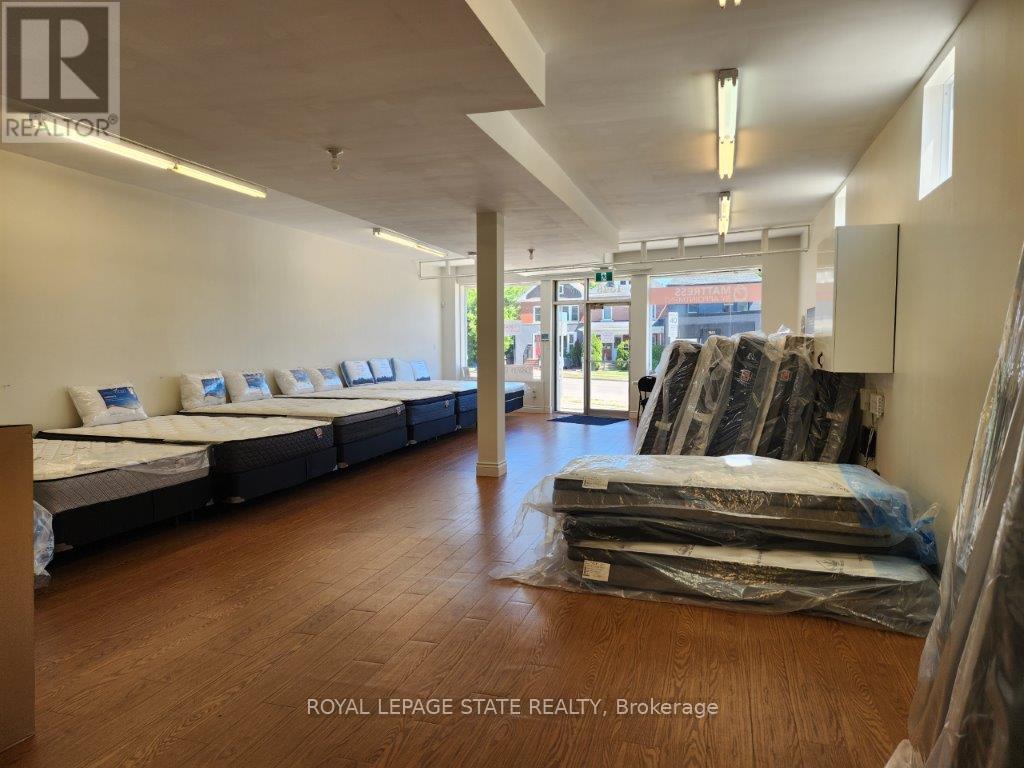 1548 King Street E Property Photo 9