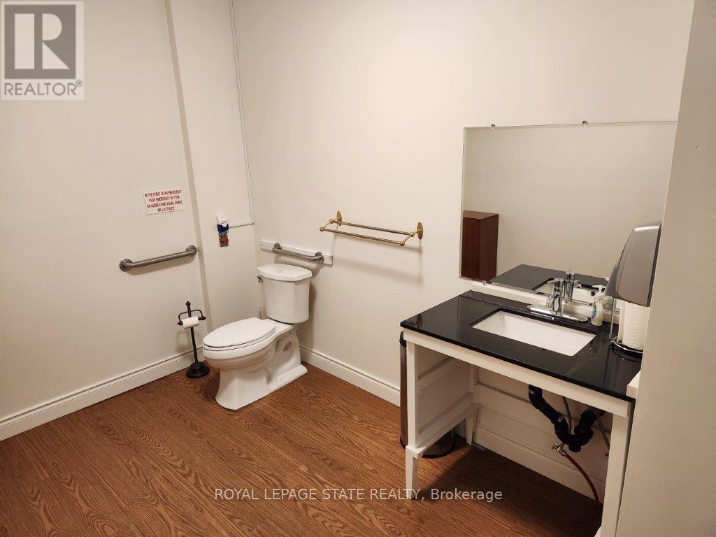 1548 King Street E Property Photo 14